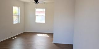 3 Bedroom, 1 Bathroom Home! Schedule a Showing Soon! Gallery 3