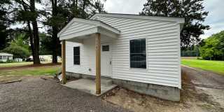 Bright  Modern 2BR/1BA - Outside City Limits Gallery 1