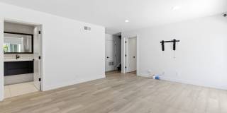 Luxury waterfront living in Calabasas Luxury waterfront living in Calabasas Gallery 29