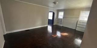 Room in 3 Bedroom Home at Crispin Ave Gallery 8