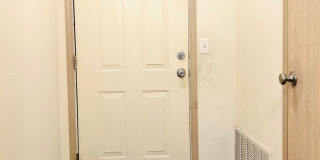 2 Bedroom Apartment, Great Location! Gallery 5