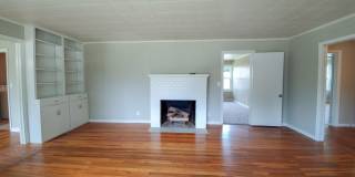 3 Bed 1 Bath Home in Shawnee Gallery 4