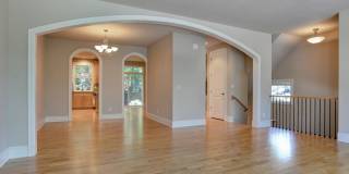 Pristine Spacious 3 Bedroom Lake Oswego Townhome | Skylights, High Ceilings, and Mt. Park Trails at your Doorstep Gallery 7