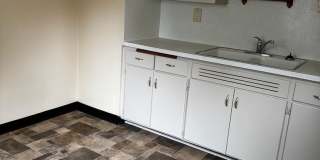3BR SINGLE FAMILY HOME, FULL BASEMENT, GREAT YARD, PARKING, GARAGE Gallery 8