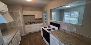 1 bedroom rental home with 2 car garage! 1 bedroom rental home with 2 car garage! Gallery 5