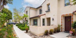 Modern 2-Story Townhouse Directly in Front of Community Pool! Cordova/Haven Community! Gallery 1