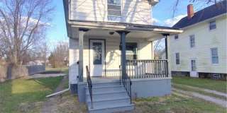 329 SE Charles Avenue Gallery 1