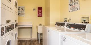 Meadow View Apartments & Townhomes Gallery 27