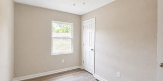 Renovated Townhome in Chesapeake Gallery 16
