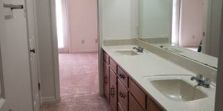 Remodeled 2 bedroom/1&1/2 bathroom in Eastwood on the Bayou Gallery 16