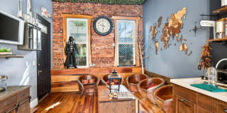 27 S MAIN Street Gallery 8