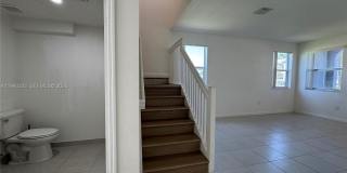 1110 SE 27th Ter Gallery 7