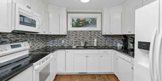 Walkable State Street Gem in the Heart of West Columbia Gallery 11