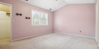 Woodcroft End of Unit Townhouse with Large Bedrooms Gallery 13