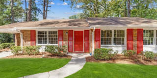 Room in 4 Bedroom Home in East Point Gallery 1