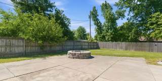 Nixa 3 bed 2 bath 2 car garage home! Gallery 11