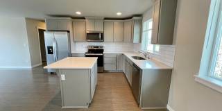 Beautiful 3 Bedroom Duplex with Garage! Gallery 4