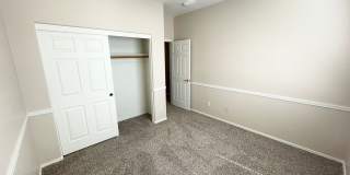4 Bedroom/2 Bath Single Level Home in Anthem! Close to freeway & TSMC Plant! Gallery 31