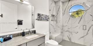 2100 Miami Rd Gallery 15