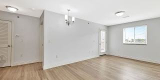 Luxurious One, Two and four-Bedroom Apartment Homes Gallery 16
