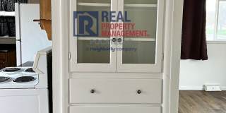 4 bedroom 2 bath - 1 Car Detached Garage - Small dog negotiable Gallery 10