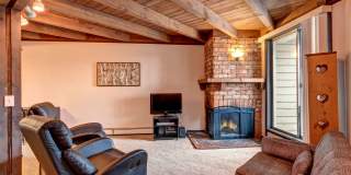 Price Reduced!! Silverthorne 2BR at Treehouse!  Year lease! Over $400 in Utilities included! Gallery 1