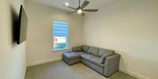 Stunning 4 Bedroom 3-bathroom home located in Mosaic! Gallery 41