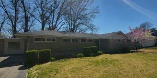 Newly remodeled large 4 bed house with 4 car garage Newly remodeled large 4 bed house with 4 car garage Gallery 1