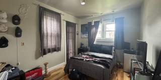 6 bed/2 bath on Probasco St., Mins. from UC for Only $700/pp ($4200/mo)! $250 SIGN ON BONUS FOR LTO!!! Gallery 5