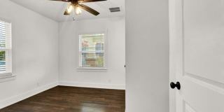 2435 East 10th Street Gallery 9