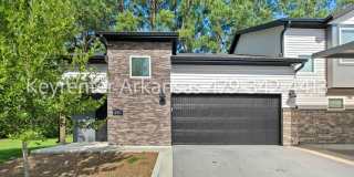 Beautiful 2 Bed, 3 Bath Home Just Off Weddington! Gallery 1