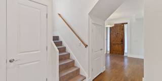 OAKLEY - Stunning executive tudor Gallery 24