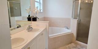 202 NE 36th Ter Gallery 37