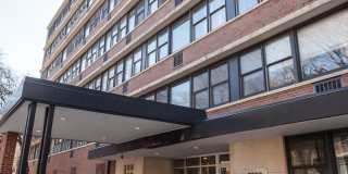 2300 N Commonwealth Gallery 9