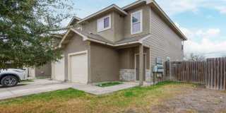 AVAILABLE NOW! Nice 3 bedroom townhouse located in Northeast San Antonio! Gallery 15