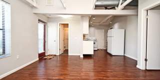 2 Bedroom, 1 Bath -  Colonial Town Gallery 4