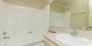 Harbor Pointe Apartments Gallery 32