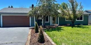 Pet-Friendly 4 Bedroom Home with Fenced Yard & Air Conditioning Gallery 9