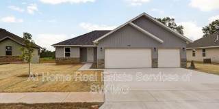 1188 N Maxine Ave Gallery 1