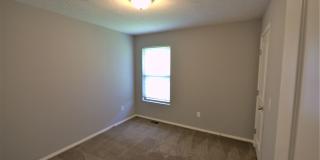 4 Bedroom home with fenced backyard Gallery 13