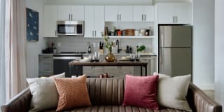 Blvd & Bond Gallery 17