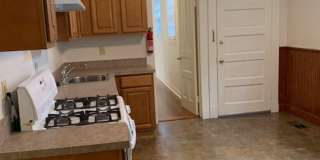 Wonderful lower unit with fresh paint Gallery 7