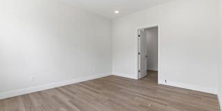 2331 E Olde Ivy Street Gallery 26