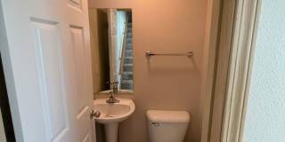 Charming 2-Story Townhome with Vaulted Ceilings Gallery 16