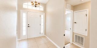 Incredible Pool Home on 1 Acre Fenced Lot w/2 Car Detached Garage! Incredible Pool Home on 1 Acre Fenced Lot w/2 Car Detached Garage! Gallery 5
