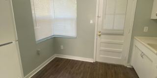 Cottage Home in Seminole Manor Gallery 8