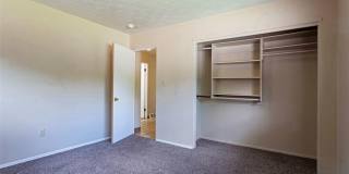 University Area Home - 4 Bed - 3 Bath Gallery 24