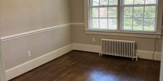 906 Clarendon St Gallery 12