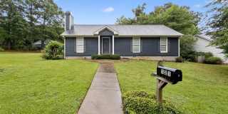 House for Rent in Athens, GA — Beautiful 3-Bedroom Home on a Corner Lot, Convenient to UGA Gallery 3