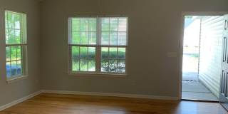 3 BD, 2 BA House: Freshly Painted + New Flooring + Available Now! Gallery 7